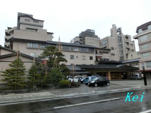 和倉温泉『ホテル海望』(2)お部屋から海を望む・・・能登島大橋と朝陽 〔石川県七尾市〕