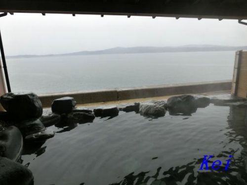 和倉温泉『ホテル海望』(3)露天風呂から七尾西湾の穏やかな海を望む 〔石川県七尾市〕