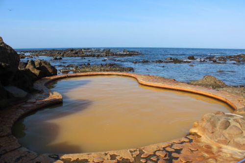 こたつで乾燥肌に!?カサカサ肌におすすめの温泉とは