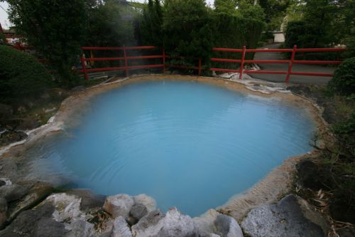 【別府市】鉄輪温泉 かまど地獄~神秘を感じる素敵な青湯を独占&堪能!