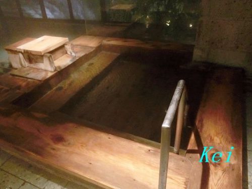 会津東山温泉「庄助の宿 瀧の湯」(4)「庄助風呂(大浴場)」その2・庄助ひば風呂は源泉掛け流し 〔福島県会津若松市〕