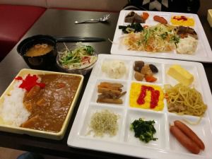 ホテルの朝食バイキングと大浴場の順番は?