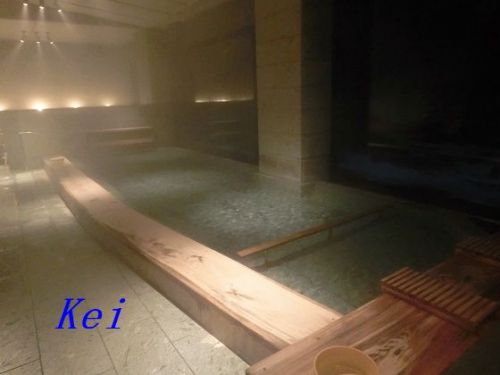 会津東山温泉「庄助の宿 瀧の湯」(6)「伏見の湯(大浴場)」その1・「大風呂」「庄助ひのき風呂」朝湯が大好きで♪〔福島県会津若松市〕