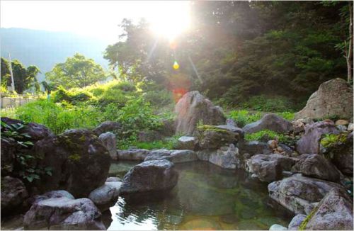 岩間温泉の山崎旅館は夏しか行けない!!石川県白山麓の秘湯を紹介!