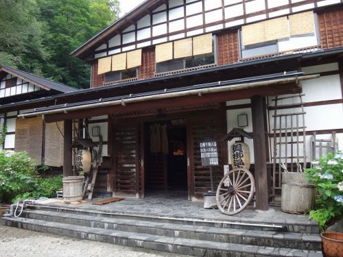 奥湯沢　貝掛温泉（新潟県南魚沼郡）
