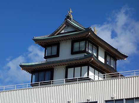 プール・結婚式場・温泉・スーパーがある農協の総合施設に天守閣?「アクア庄内」(山形庄内)ニセ城シリーズ