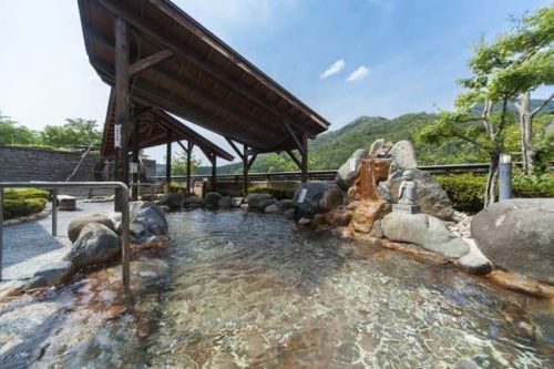 まるで天然の美容液♪しっとりとした艶肌になる『シルク温泉』@但東