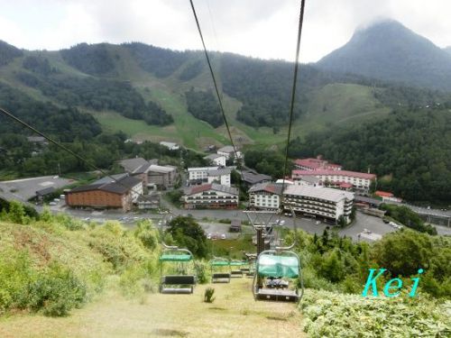 志賀高原(7)「熊の湯温泉 熊の湯ホテル」で日帰り温泉♪翡翠色の湯 〔長野県山ノ内町〕