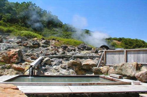 秋田「蒸の湯温泉」を日帰りでも満喫!紅葉もオススメ