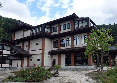 広々とした露天風呂!高級旅館の源泉かけ流し100%温泉「山の神温泉 優香苑」(岩手花巻)