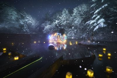 池に浮かぶねぶたの山車を見ながら入る絶景雪見露天風呂