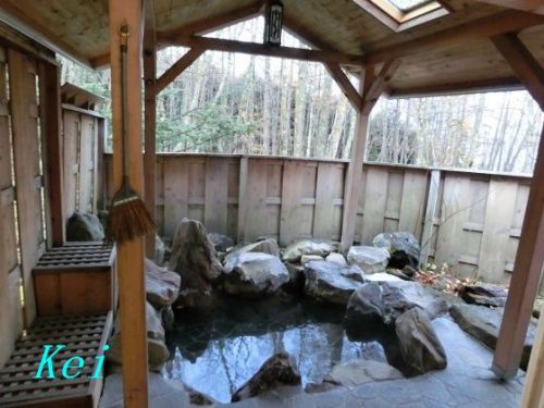 蓼科高原・芹ケ沢温泉『四季の宿すばる』(2)露天風呂とお部屋編★カラマツ林 〔長野県茅野市北山〕