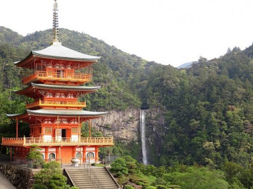 那智勝浦天然温泉 熊野の郷と那智の滝に癒されて