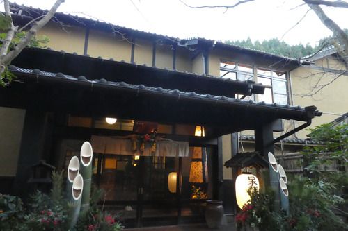 黒川温泉・旅館 山河~温泉街外れの森に佇む宿で湯浴み三昧・その1