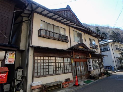 台温泉 吉野屋旅館宿泊記 食事おいしく休前日も料金アップ無し!コスパ最高のかけ流し宿に一人泊