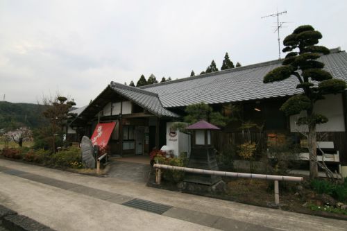 【由布市】極楽温泉~広すぎる貸切風呂で贅沢なひと時!