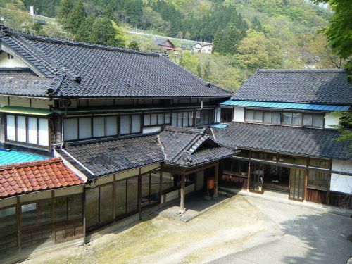 【浴室より広い浴槽】庄川湯谷温泉 湯谷温泉旅館