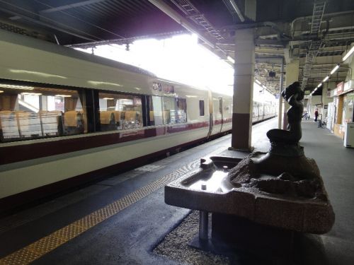 湯沢温泉 越後湯沢駅 1番線ホーム 手湯