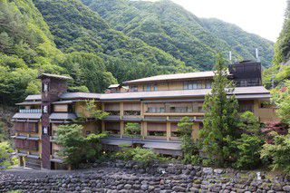 甲州西山温泉 慶雲館