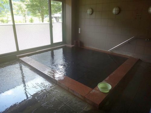 伊自良温泉(福井市) 脳卒中に効能があると言われる地元湯