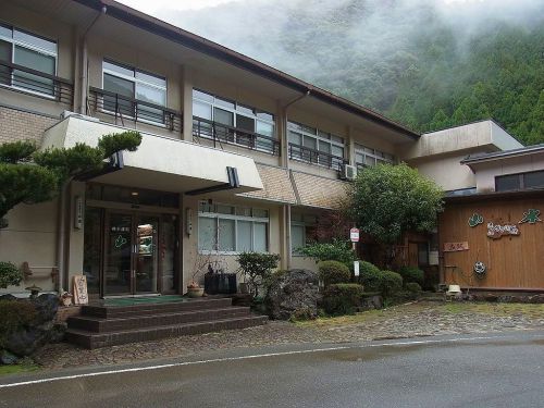 十津川温泉 山水(現:静響の宿 山水) ①外観と部屋