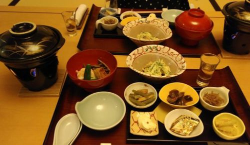 新潟魚沼、湯之谷温泉「友家ホテル」7度目 その2 楽しい夕食