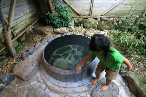 【由布市】ゆの杜 竹泉~のんびり長湯!のどかな露天風呂