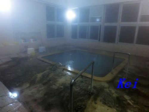 燕温泉「温泉宿 花文」(3)内湯と泉質、白色にごり湯 〔新潟県妙高市〕