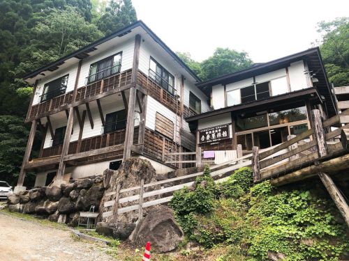 山形県 新高湯温泉 吾妻屋旅館 宿泊記 米沢牛のステーキが異様においしい秘湯宿に一人泊