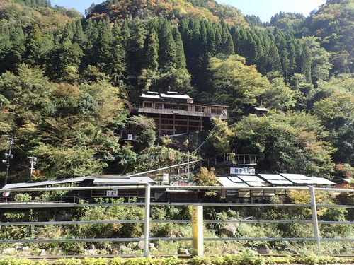 杖立温泉・観音岩温泉家族風呂~天井開閉可能の個室温泉がずらり(^o^)