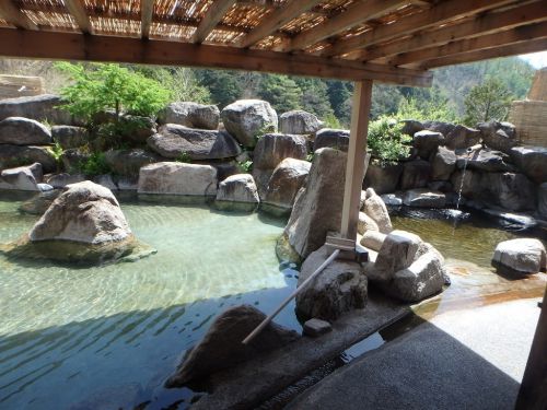 中房温泉の日帰り温泉施設 湯原の湯 燕岳登山後の入浴に最適な秘境の露天風呂