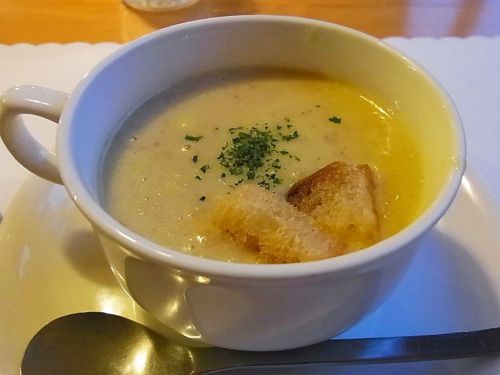 川湯温泉 ペンション あしたの森(田辺市) ②夕食は和牛ステーキと、地元の素材のこだわり料理