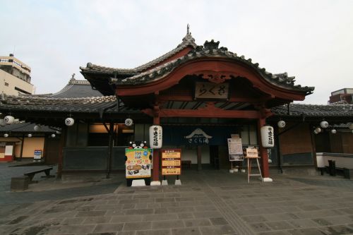 【山鹿市】山鹿温泉 さくら湯~木造建築物の圧倒的スケール感!建物と泉質に一目惚れ!