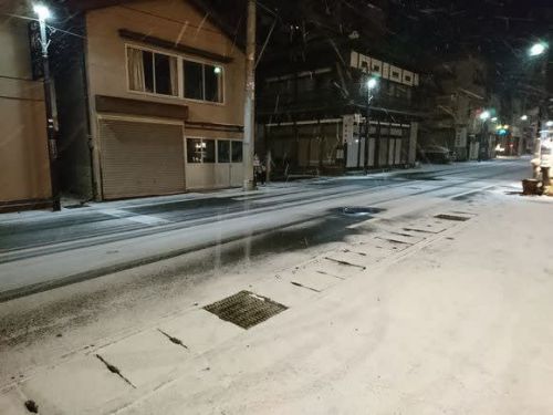 12月28日温泉街の道路状況