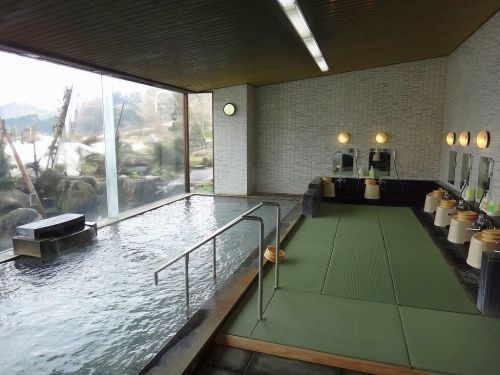 笹倉温泉 龍雲荘(新潟県糸魚川市) ②龍雲の湯 畳敷きの大浴場