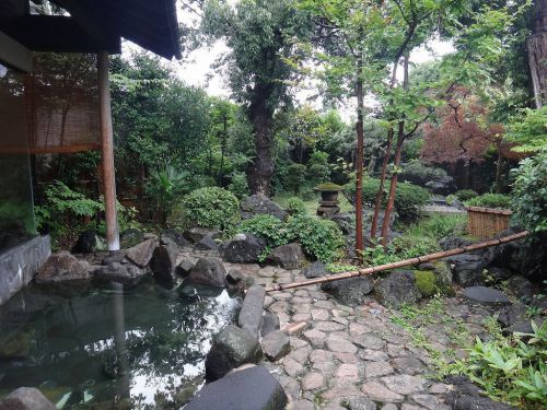 末廣館(南蒲原郡田上町) 美しい庭園の露天風呂