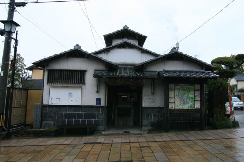 【別府市】鉄輪温泉 上人湯~雨の鉄輪は美しい!メタケイ酸たっぷりな温泉で静かな休日を