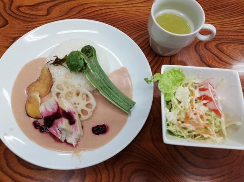 さくらんど温泉@新潟県五泉市 春限定!かわいいピンクのさくらカレー