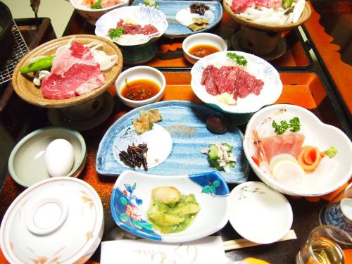 温泉宿の食事の量、多い? 少ない?