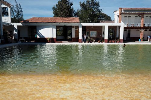 バルネアリオ・ムニシパル・デ・トナティコ温泉, メキシコ