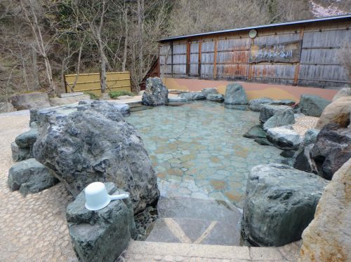 水上温泉郷 湯テルメ谷川 川沿いの露天風呂と3つの源泉を楽しめる!お湯が自慢の日帰り温泉
