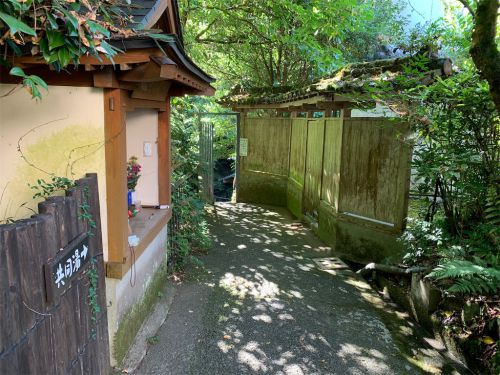 【九重町】壁湯温泉 共同温泉~真夏に嬉しい共同浴場!ぬるい温泉にいつまでも