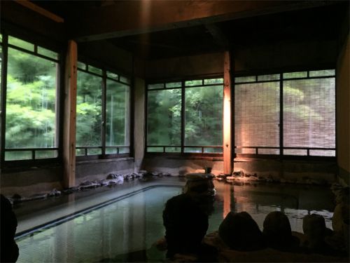 ようやく夏本番!ぬる湯・冷鉱泉が楽しめるおすすめ温泉宿と日帰り温泉