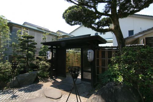 【別府市】鉄輪温泉 東屋~湯けむりを身近に感じる景観と露天風呂