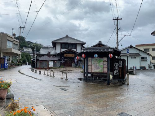 【別府市】鉄輪温泉 鉄輪むし湯~香りの良い石菖の上で最上のデトックス!