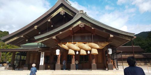 出雲大社参拝と出雲物産館 大社温泉足湯