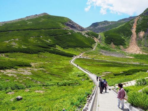 東京から1泊2日で「日帰り登山+極上湯の温泉宿」を楽しめる旅のプランを27通り紹介する