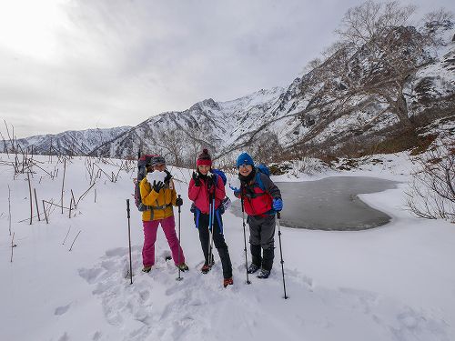 鑓温泉までの雪中行軍。
