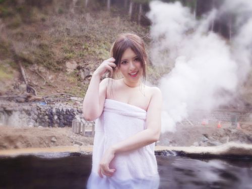 「秘湯女子の会」温泉アイドル「文月雨音」のInstagram公開