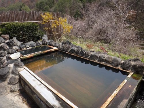 半出来温泉 登喜和荘 吾妻川を眺めながら絶景の温泉に浸かる
